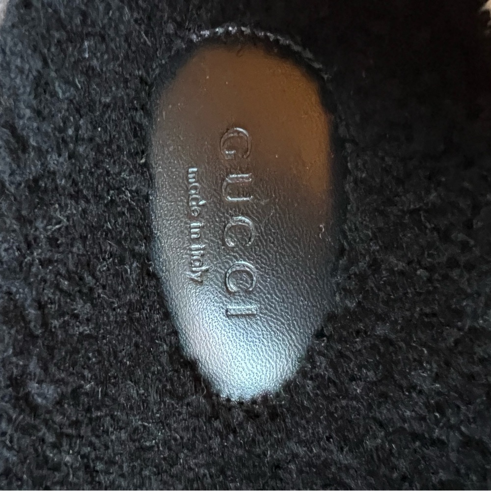 New Gucci GG logo Shearling Eileen Teddy slides in black with Interlocki… - Picture 9 of 11